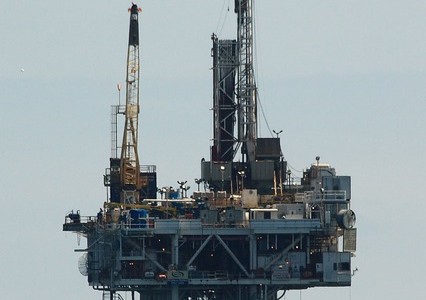 Estrazione petrolio in mare